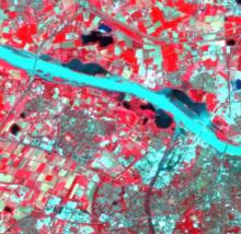 Fig. 2: DMC satellietbeeld van de Waal nabij Nijmegen op 8 juni 2013